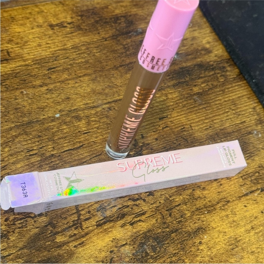 Supreme Brown Lip Gloss Supreme Gloss
Top Shelf